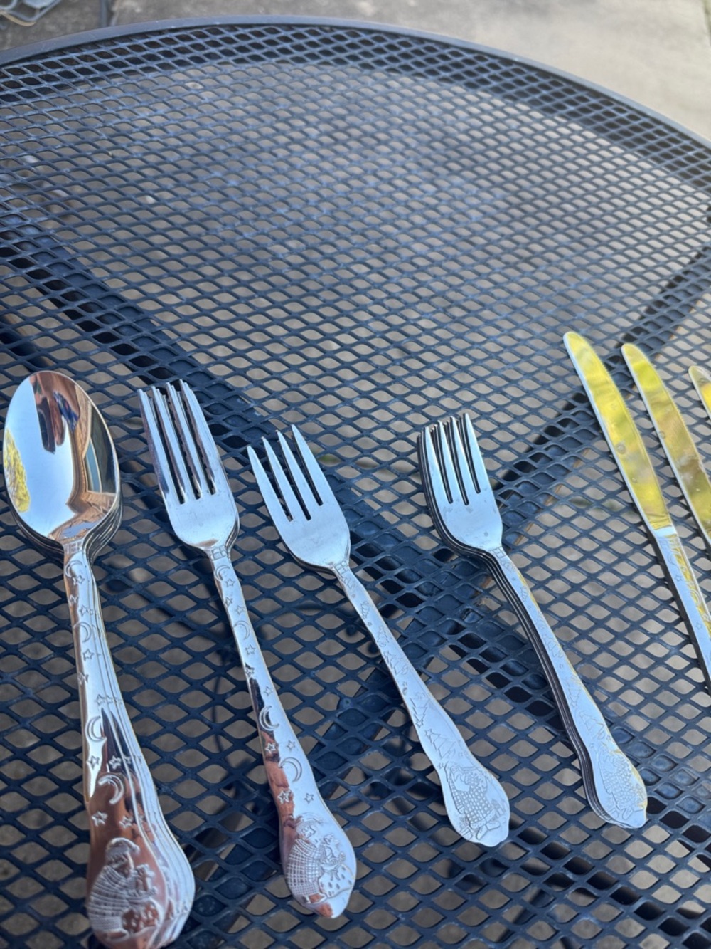 27 pc Debbie Mumm Christmas Santa Silver Set Sakura Japan Forks,Knives, Spoons